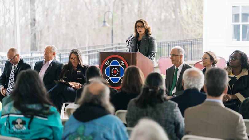 Sarah Harris speaks at the Occom repatriation ceremony