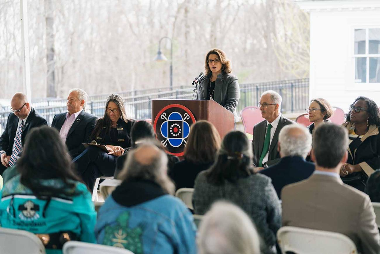 Sarah Harris speaks at the Occom repatriation ceremony